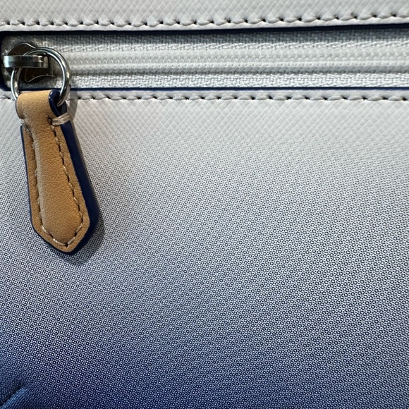 Coach Leather Ombre Wristlet EUC - Picture 9 of 9